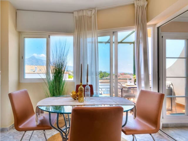 2 sypialnia Apartament na sprzedaż w Nueva Andalucia, Marbella z basenem - 445 000 € (Ref: 9130295)