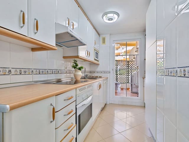 2 sypialnia Apartament na sprzedaż w Nueva Andalucia, Marbella z basenem - 445 000 € (Ref: 9130295)