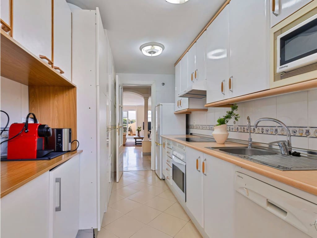 2 sypialnia Apartament na sprzedaż w Nueva Andalucia z basenem - 445 000 € (Ref: 9130295)