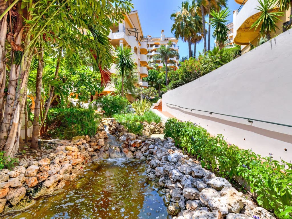 2 sypialnia Apartament na sprzedaż w Nueva Andalucia z basenem - 445 000 € (Ref: 9130295)