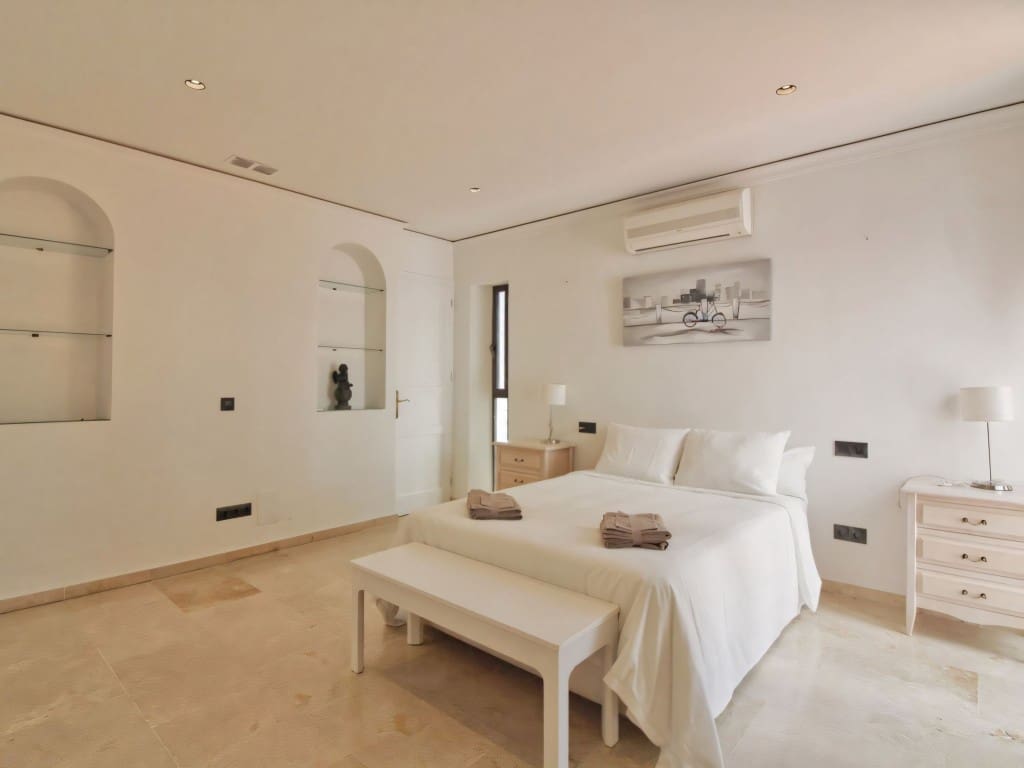 3 sypialnia Willa na sprzedaż w Torrequebrada z basenem garażem - 1 550 000 € (Ref: 9132160)