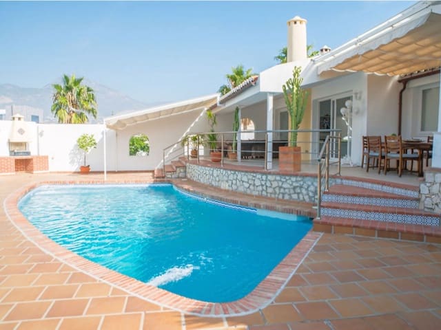 3 sypialnia Willa na sprzedaż w Torrequebrada, Benalmádena z basenem garażem - 1 550 000 € (Ref: 9132160)