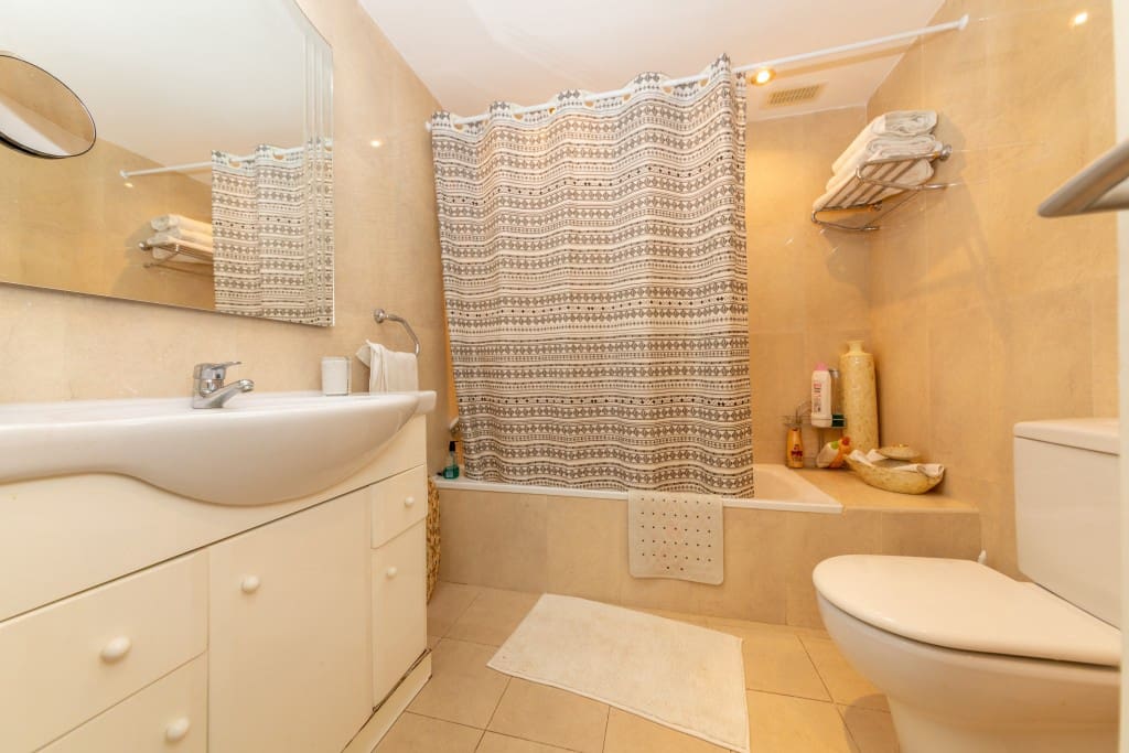 2 slaapkamer Appartement te koop in Nueva Andalucia met zwembad - € 510.000 (Ref: 9134129)