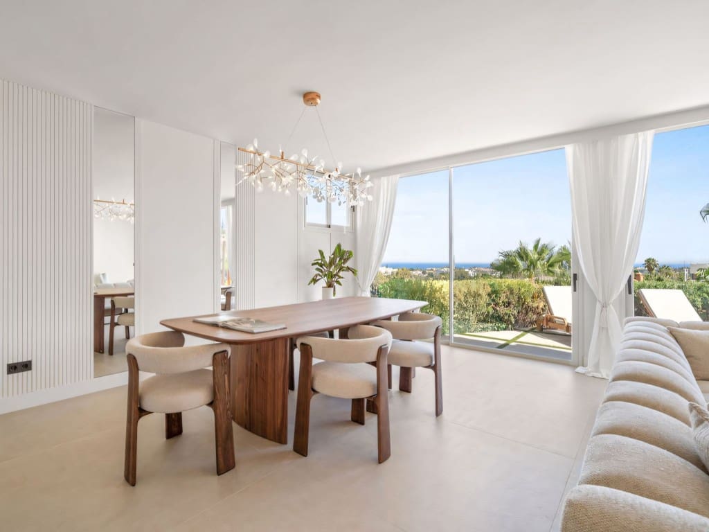 3 slaapkamer Appartement te koop in Nueva Andalucia met zwembad garage - € 1.180.000 (Ref: 9134131)