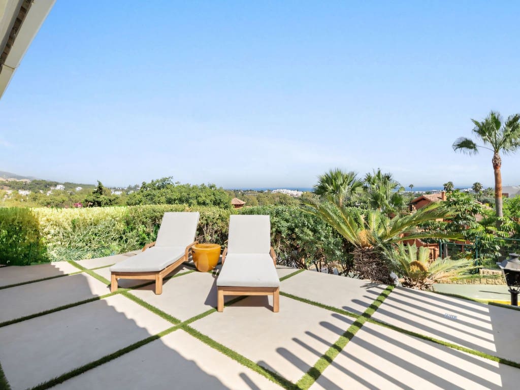 3 slaapkamer Appartement te koop in Nueva Andalucia met zwembad garage - € 1.180.000 (Ref: 9134131)