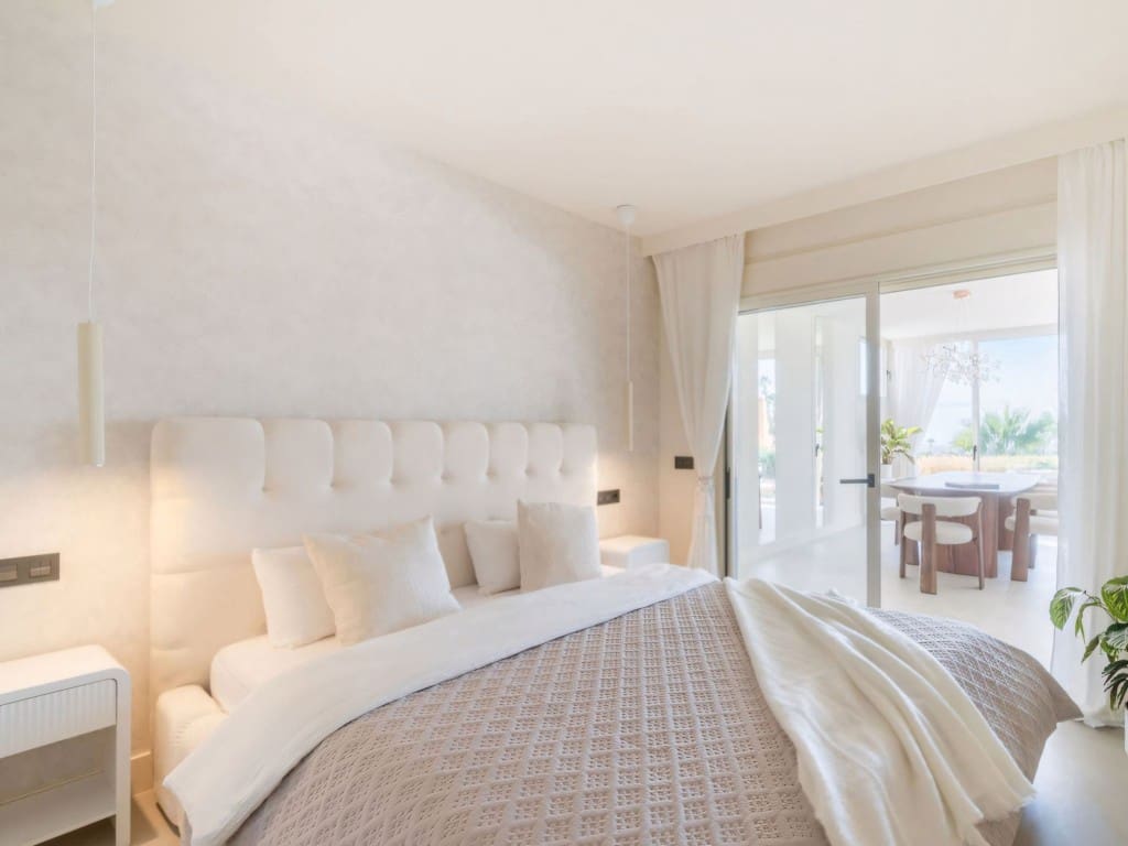 3 slaapkamer Appartement te koop in Nueva Andalucia met zwembad garage - € 1.180.000 (Ref: 9134131)