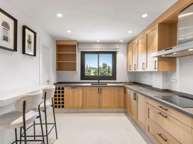 4 slaapkamer Huis te koop in Nueva Andalucia, Marbella met zwembad garage - € 1.850.000 (Ref: 9134132)