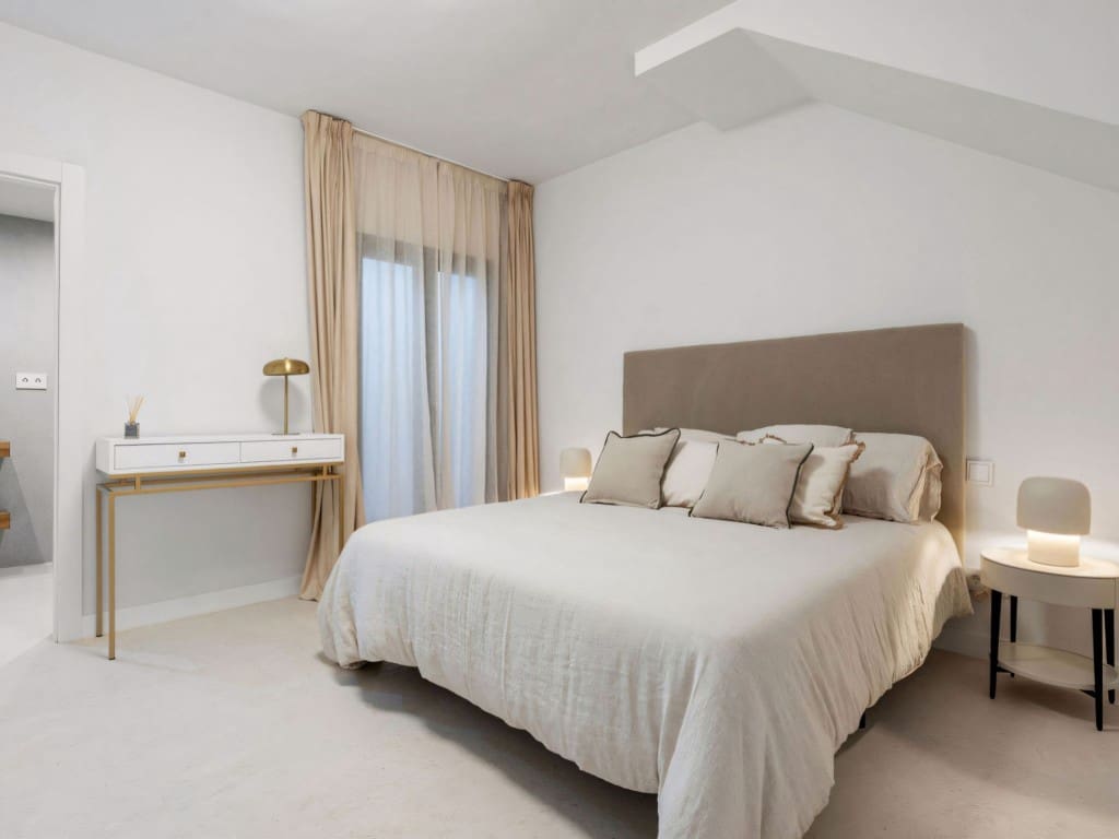 4 chambre Maison de Ville à vendre à Nueva Andalucia avec piscine garage - 1 850 000 € (Ref: 9134132)