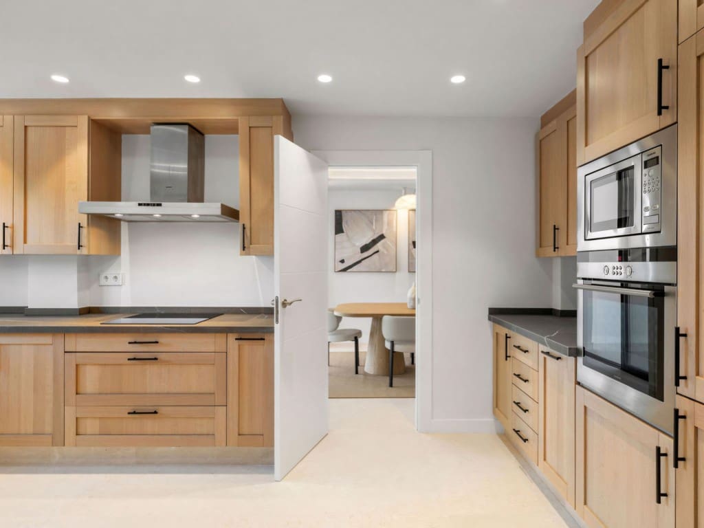 4 chambre Maison de Ville à vendre à Nueva Andalucia avec piscine garage - 1 850 000 € (Ref: 9134132)