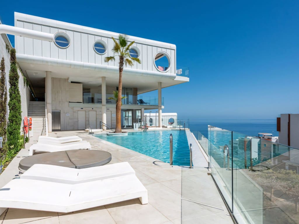 3 slaapkamer Appartement te koop in Fuengirola met zwembad - € 849.000 (Ref: 9146866)