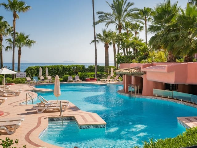 3 soveværelse Lejlighed til salg i New Golden Mile, Estepona med swimmingpool garage - € 2.350.000 (Ref: 9151752)