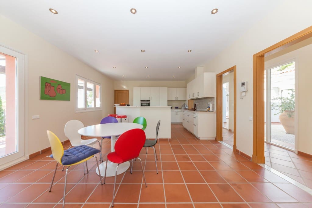 6 soverom Villa til salgs i Benahavis med svømmebasseng garasje - € 1 895 000 (Ref: 9153665)