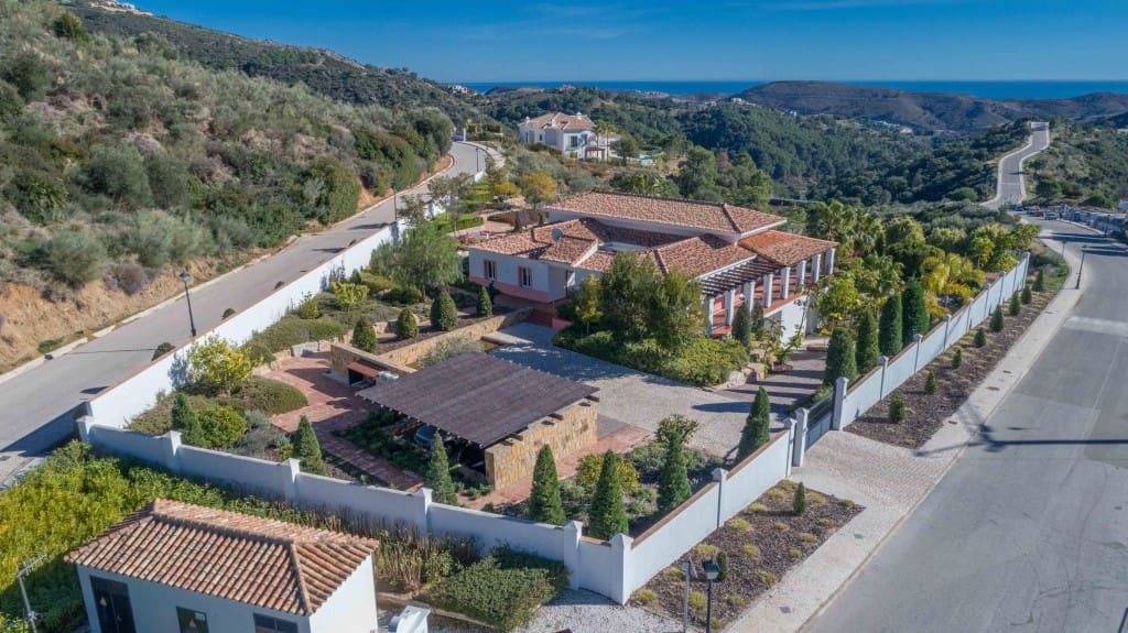 6 soverom Villa til salgs i Benahavis med svømmebasseng garasje - € 1 895 000 (Ref: 9153665)