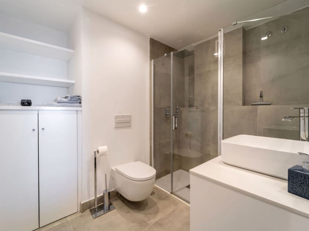 2 bedroom Apartment for sale in Benalmadena with pool garage - € 495,000 (Ref: 9157851)