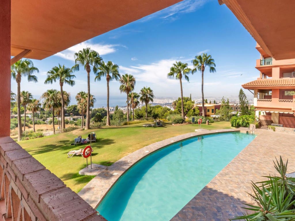 2 bedroom Apartment for sale in Benalmadena with pool garage - € 495,000 (Ref: 9157851)