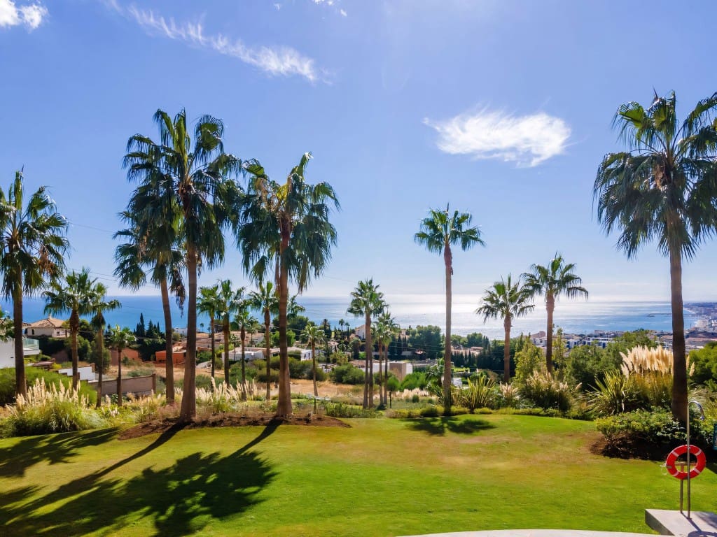 2 bedroom Apartment for sale in Benalmadena with pool garage - € 495,000 (Ref: 9157851)