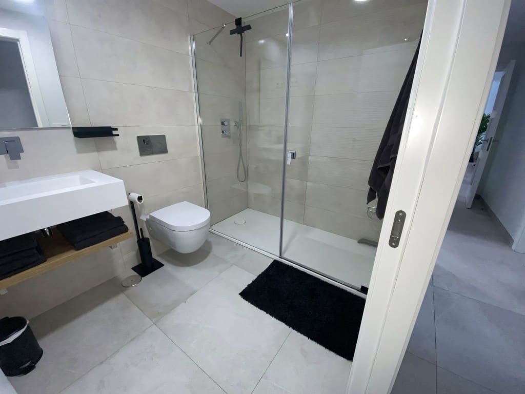 4 bedroom Apartment for sale in La Quinta with pool - € 795,000 (Ref: 9160828)