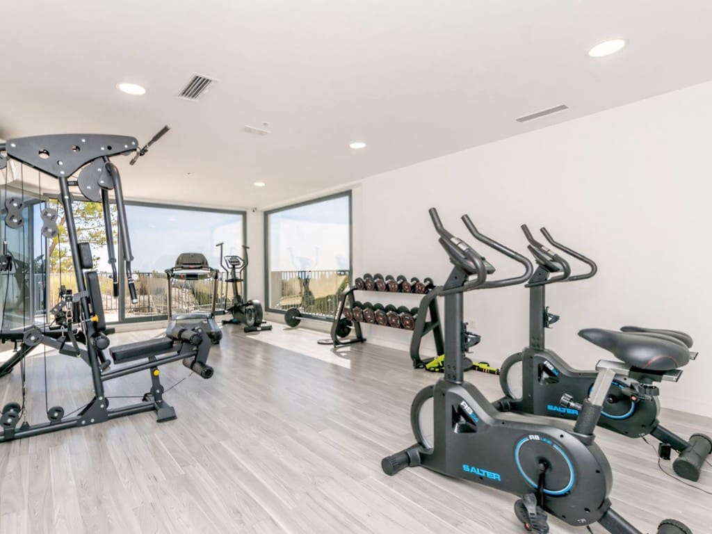 4 bedroom Apartment for sale in La Quinta with pool - € 795,000 (Ref: 9160828)