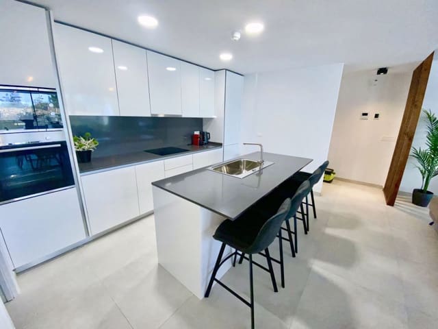 Apartamento de 4 habitaciones en La Quinta, Benahavís en venta con piscina - 795.000 € (Ref: 9160828)