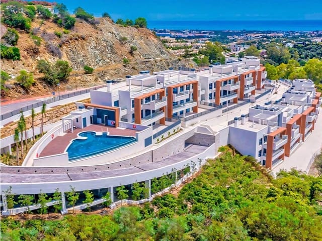 Apartamento de 4 habitaciones en La Quinta, Benahavís en venta con piscina - 795.000 € (Ref: 9160828)