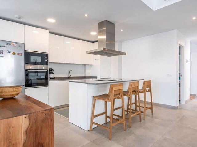 2 Zimmer Apartment zu verkaufen in Torreblanca, Fuengirola mit Pool - 479.000 € (Ref: 9162078)