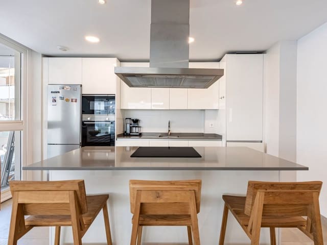 2 Zimmer Apartment zu verkaufen in Torreblanca, Fuengirola mit Pool - 479.000 € (Ref: 9162078)