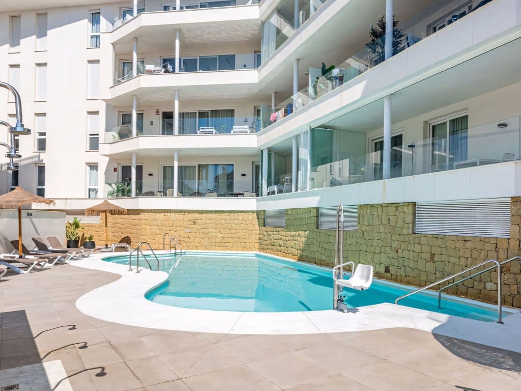 2 Zimmer Apartment zu verkaufen in Fuengirola mit Pool - 479.000 € (Ref: 9162078)