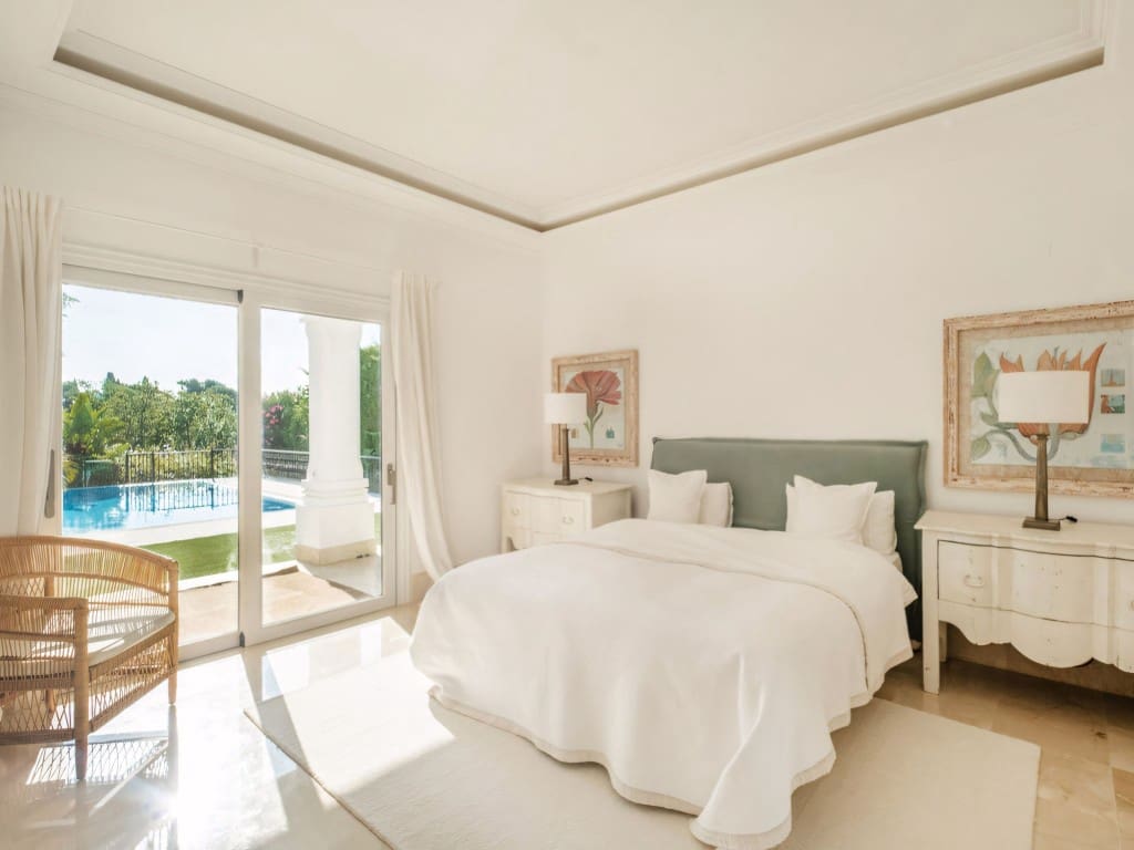 7 slaapkamer Villa te koop in Nueva Andalucia met zwembad garage - € 4.995.000 (Ref: 9163547)