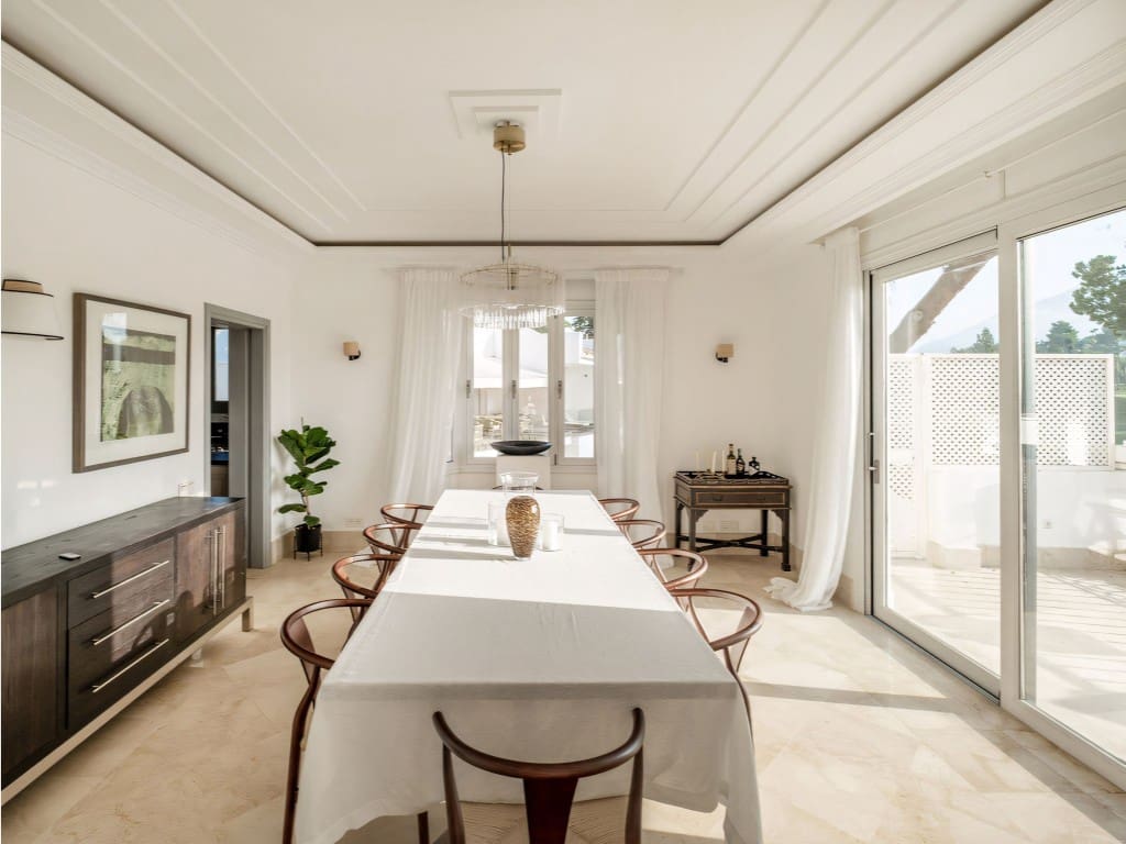 7 slaapkamer Villa te koop in Nueva Andalucia met zwembad garage - € 4.995.000 (Ref: 9163547)