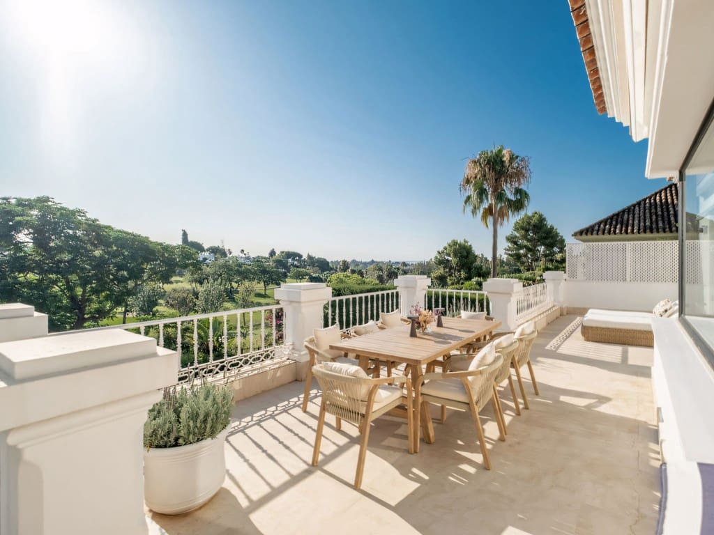 7 slaapkamer Villa te koop in Nueva Andalucia met zwembad garage - € 4.995.000 (Ref: 9163547)