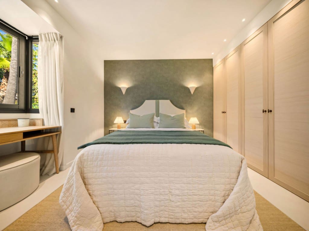 4 Zimmer Villa zu verkaufen in Nueva Andalucia mit Pool Garage - 3.950.000 € (Ref: 9166824)