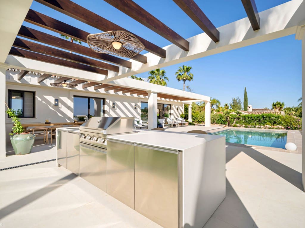 4 Zimmer Villa zu verkaufen in Nueva Andalucia mit Pool Garage - 3.950.000 € (Ref: 9166824)