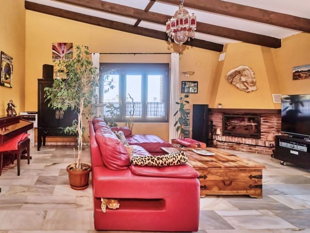 Chalet de 4 habitaciones en Mijas Costa, Mijas en venta con piscina garaje - 899.970 € (Ref: 9169394)