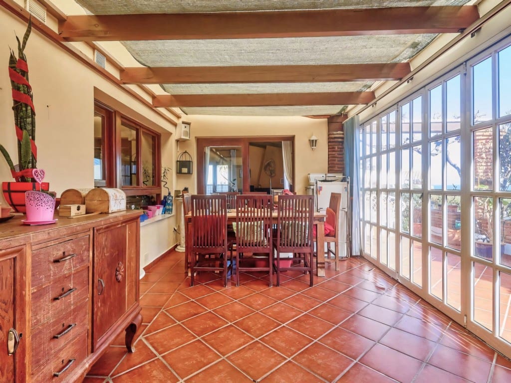 4 chambre Villa/Maison à vendre à Mijas Costa avec piscine garage - 899 970 € (Ref: 9169394)