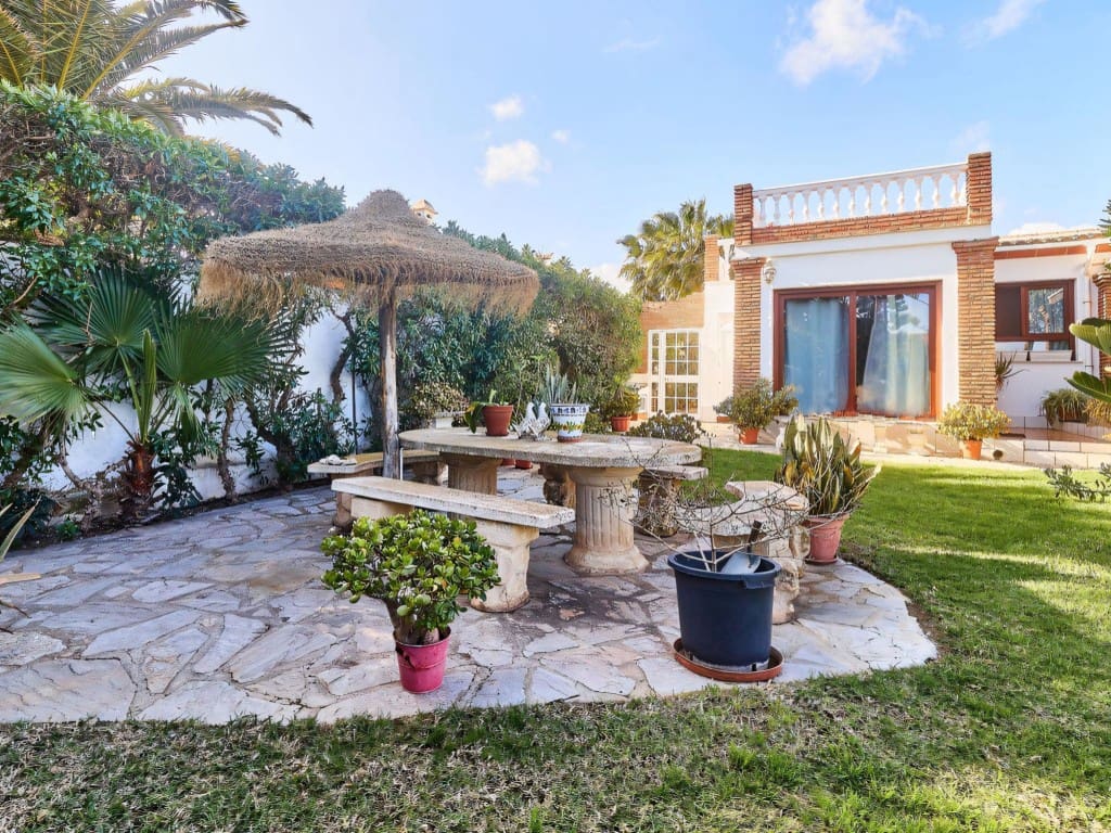 4 chambre Villa/Maison à vendre à Mijas Costa avec piscine garage - 899 970 € (Ref: 9169394)