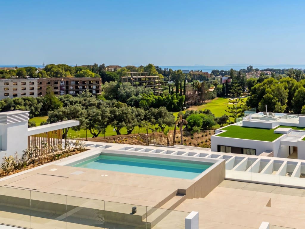 2 soveværelse Penthouse til salg i Marbella med swimmingpool garage - € 1.500.000 (Ref: 9171182)