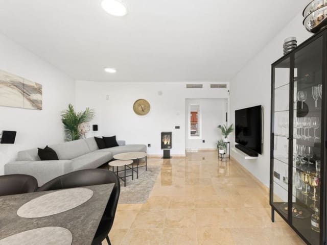 3 makuuhuone Huoneisto myytävänä paikassa Torreblanca, Fuengirola mukana uima-altaan - 499 000 € (Ref: 9176232)