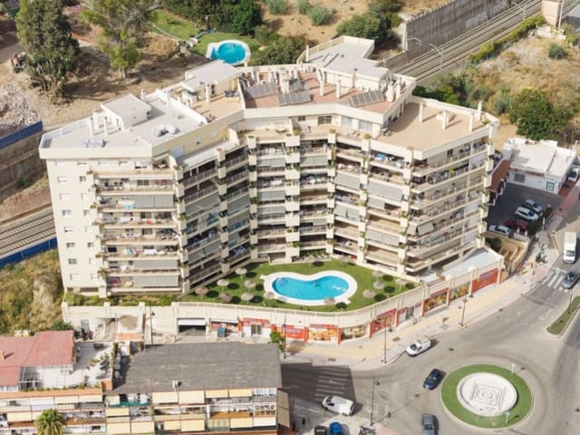 3 makuuhuone Huoneisto myytävänä paikassa Torreblanca, Fuengirola mukana uima-altaan - 499 000 € (Ref: 9176232)