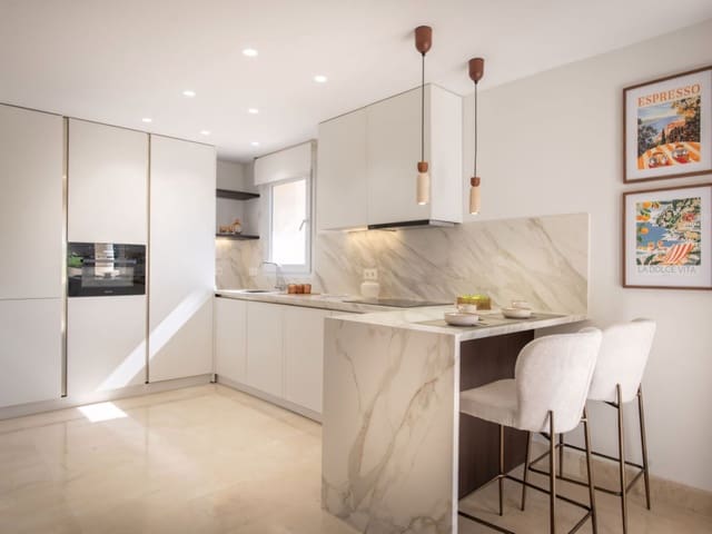 3 chambre Penthouse à vendre à Nueva Andalucia, Marbella avec piscine - 1 795 000 € (Ref: 9177236)