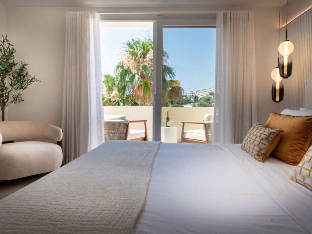 3 Zimmer Penthouse zu verkaufen in Nueva Andalucia mit Pool - 1.795.000 € (Ref: 9177236)