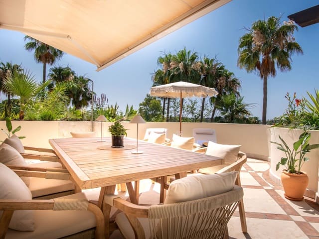 3 chambre Penthouse à vendre à Nueva Andalucia, Marbella avec piscine - 1 795 000 € (Ref: 9177236)