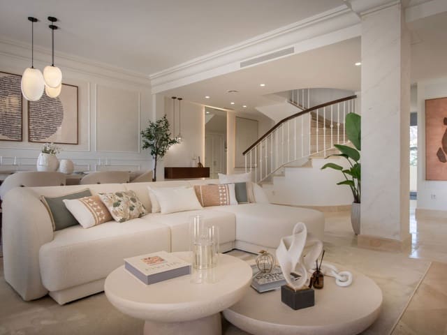 3 chambre Penthouse à vendre à Nueva Andalucia, Marbella avec piscine - 1 795 000 € (Ref: 9177236)