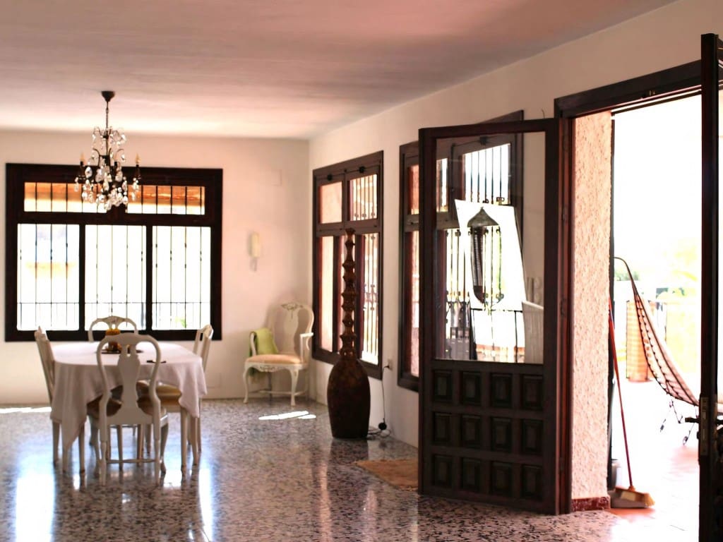 4 soveværelse Villa til salg i Coin med swimmingpool garage - € 550.000 (Ref: 9177237)