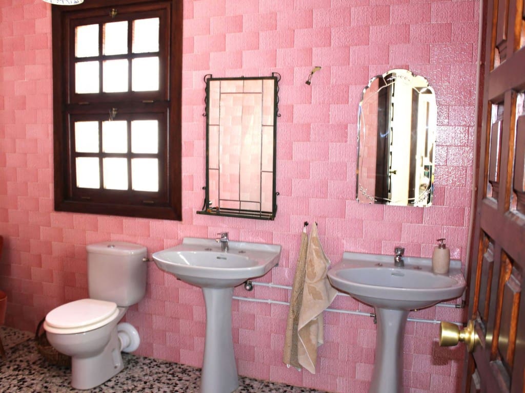 4 soveværelse Villa til salg i Coin med swimmingpool garage - € 550.000 (Ref: 9177237)