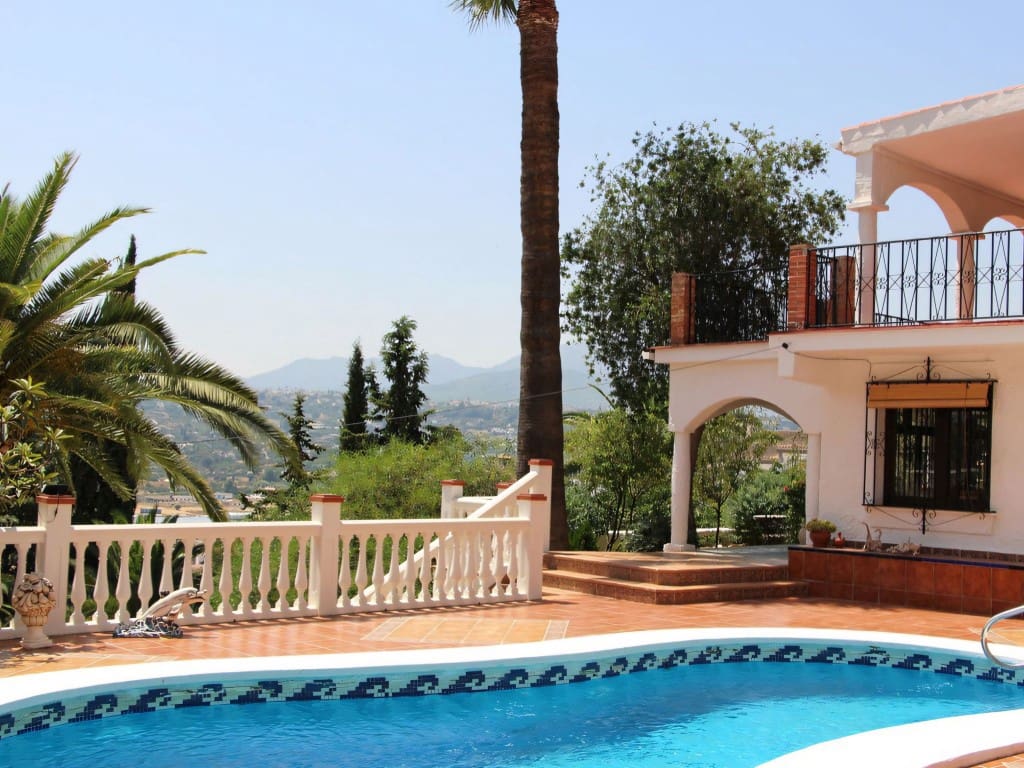 4 soveværelse Villa til salg i Coin med swimmingpool garage - € 550.000 (Ref: 9177237)