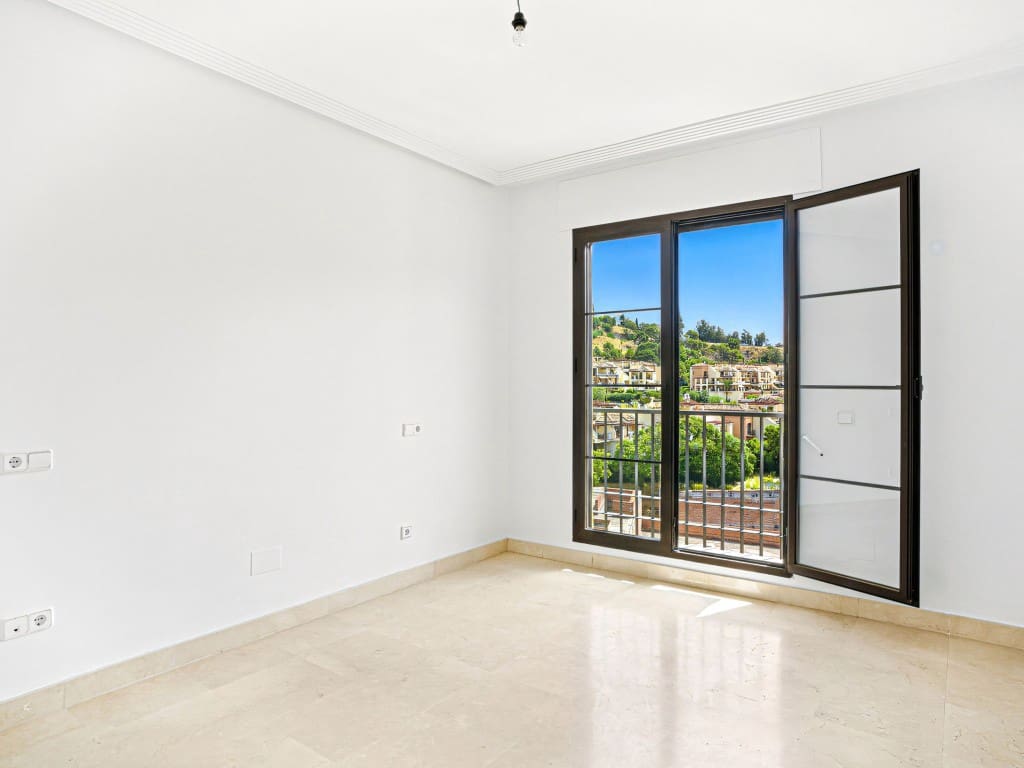 4 sypialnia Dom na sprzedaż w Los Arqueros z basenem garażem - 810 000 € (Ref: 9177669)