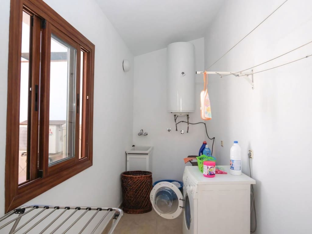 4 soveværelse Byhus til salg i Alozaina med garage - € 197.000 (Ref: 9178071)