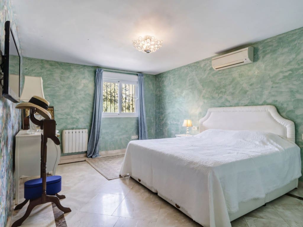 4 soveværelse Villa til salg i Carib Playa med swimmingpool garage - € 1.250.000 (Ref: 9180834)