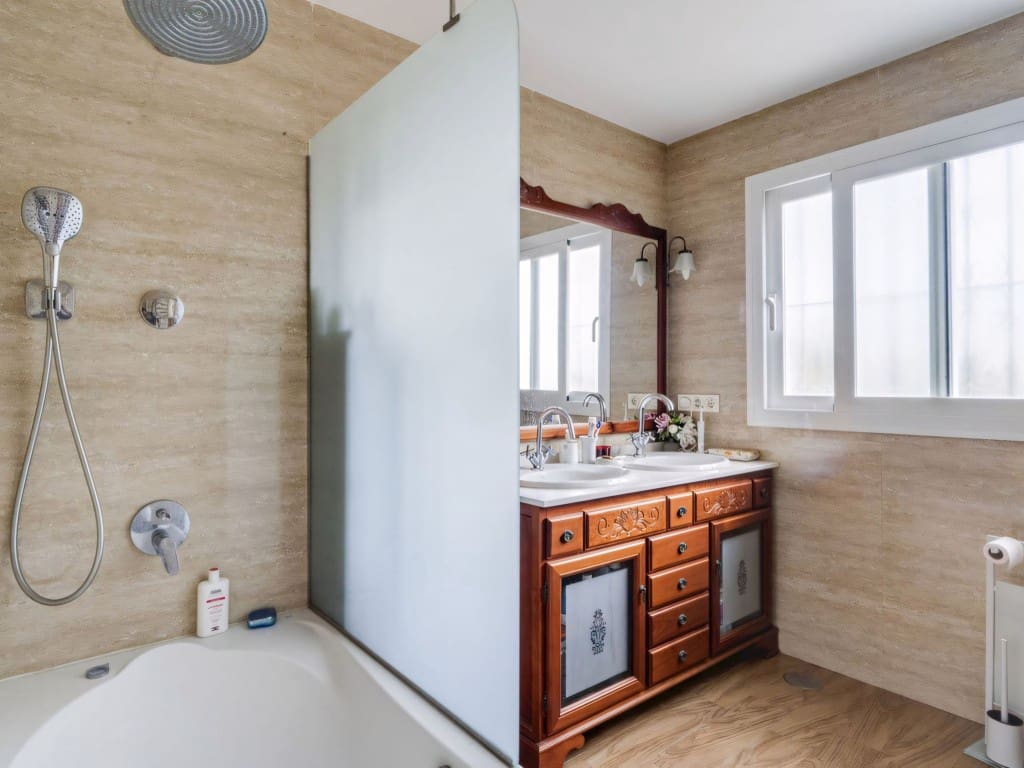 4 soveværelse Villa til salg i Carib Playa med swimmingpool garage - € 1.250.000 (Ref: 9180834)