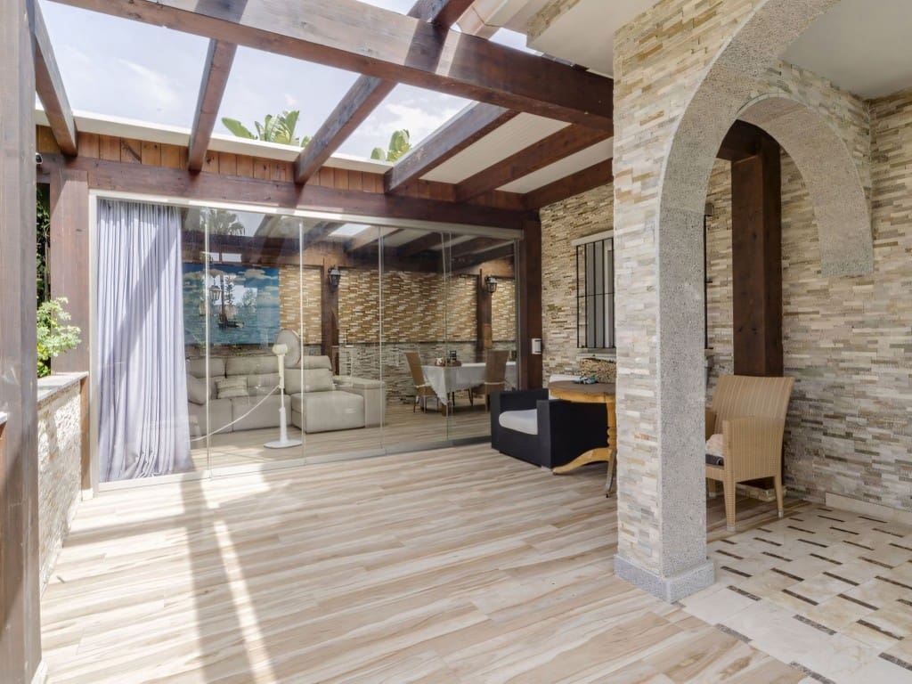 4 soveværelse Villa til salg i Carib Playa med swimmingpool garage - € 1.250.000 (Ref: 9180834)